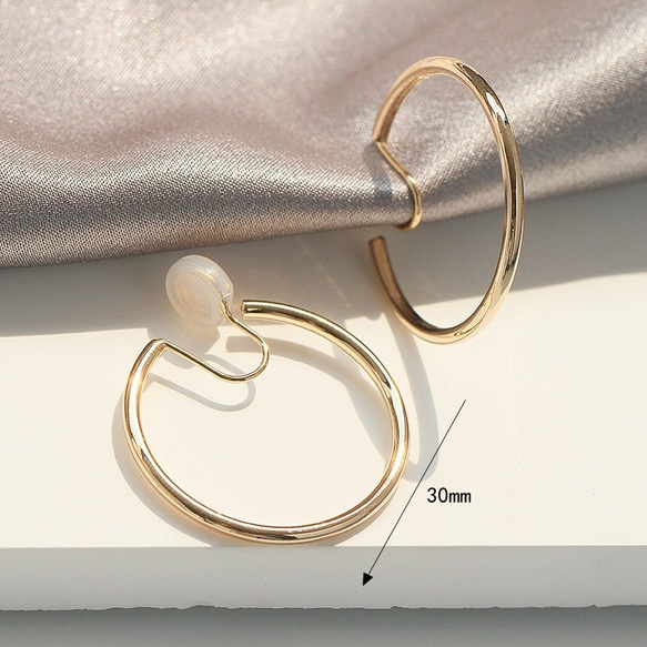 流行耳環 金色 簡約 無痛 30mm 時尚 螺旋 螺旋 漩渦 耳環 第8張的照片