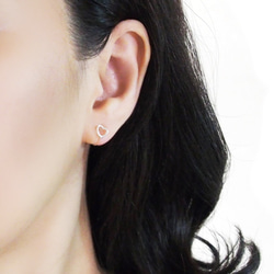 [純銀SV925耳環]流行的純銀無痛無孔耳環耳環式心形樹脂耳環 第2張的照片