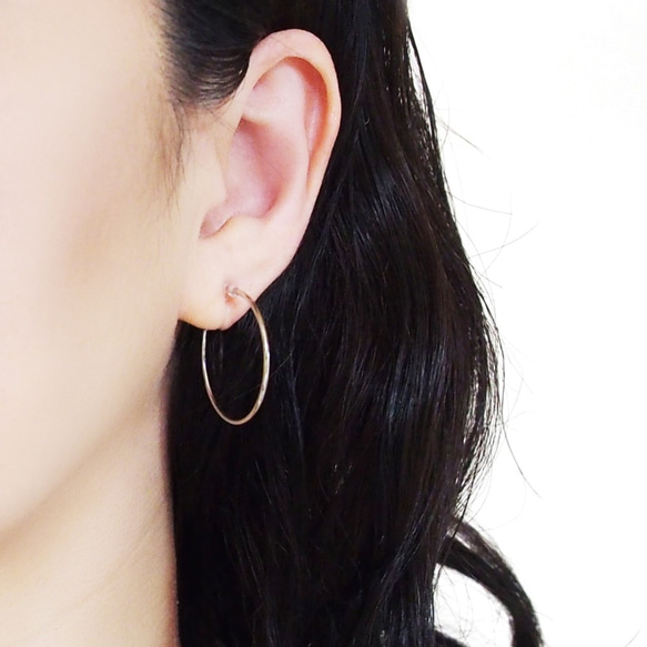 無痛耳環 Like Earrings Simple Silver 30mm Hoop Non-Pieced Earrings R 第2張的照片