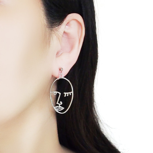 流行的銀臉耳環畢加索臉樹脂耳環無痛的搖擺括號無孔耳環 第2張的照片