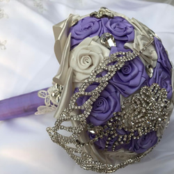 手工豪華珠寶緞帶捧花-高貴淡白紫 第2張的照片