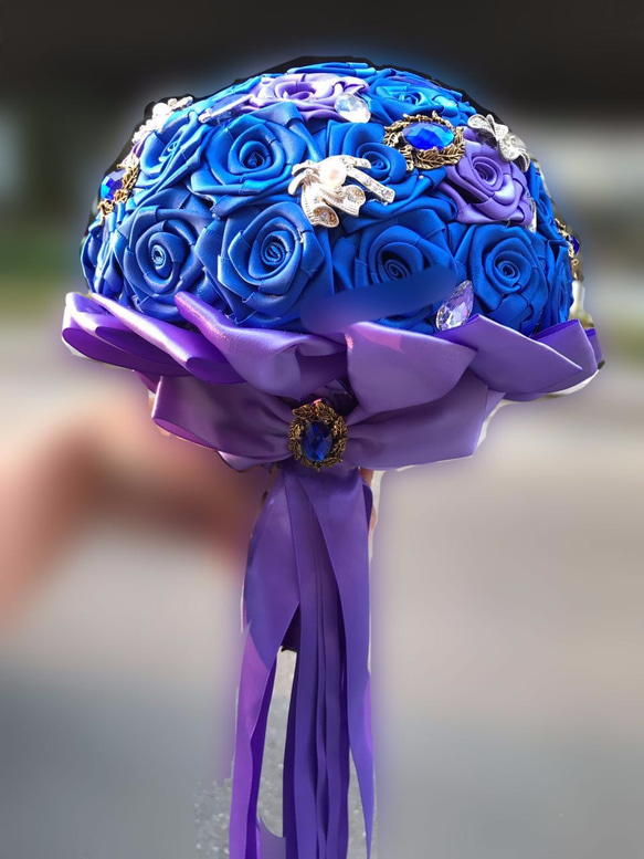 手工豪華珠寶緞帶捧花-高貴深紫藍 第2張的照片