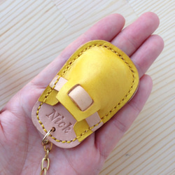 WHAT ELSE 手作皮革 鑰匙圈-勃肯鞋鑰匙圈-黄色-客製化 刻字 植鞣革 集線器 情人節禮物 第2張的照片