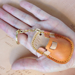 WHAT ELSE 手作皮革 鑰匙圈-勃肯鞋鑰匙圈-橙色-客製化 刻字 植鞣革 集線器 情人節禮物 第3張的照片