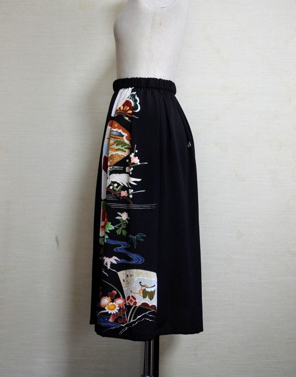 留め袖から作ったスカート 3枚目の画像