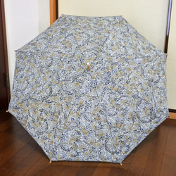 和服製成的陽傘 第1張的照片