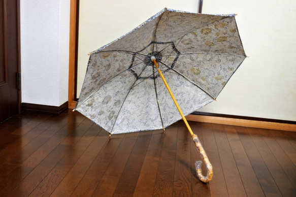 和服製成的陽傘 第2張的照片