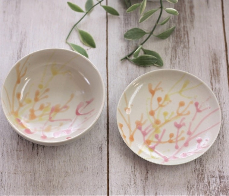 出産祝いのプレゼント 子供＆ベビーの食器２点セット  純白 【ギフトボックス＆紙袋付き】