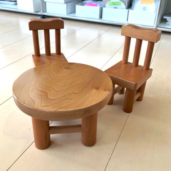 イスと丸テーブル（北海道カツラ材）未使用保管品　ヴィンテージ 2枚目の画像