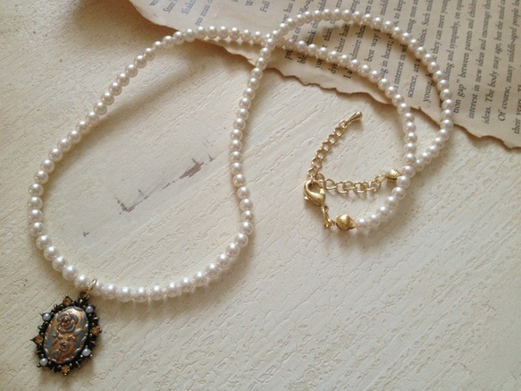 pearl chain × rose pendant necklace 2枚目の画像