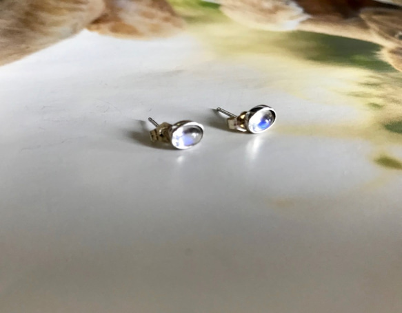 ピアス 925シルバーピアス 月長石ピアス ムーンストーンピアス moonstone アレルギー対応 5080 6枚目の画像