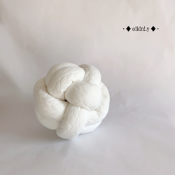 knot cushion(ノットクッション)＊球　ホワイト 2枚目の画像