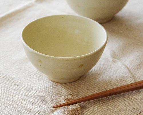 クリーム色のご飯茶碗 ドット柄 茶碗・めし碗 詩季工房 通販 7719641