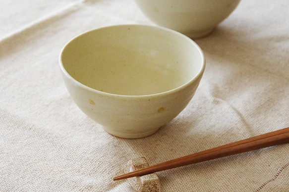 クリーム色のご飯茶碗 ドット柄 茶碗・めし碗 詩季工房 通販 7719641
