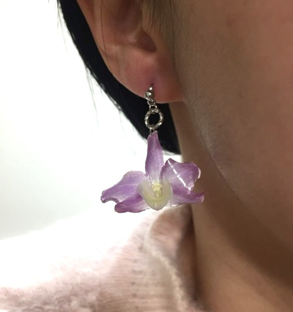 《水晶蘭花1》立體真花製作垂墜耳環 第2張的照片