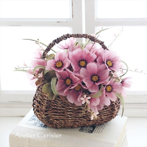 ピンク　モコモコ　 ゴージャス　ウィンター　造花　アレンジメント ピンクカップのクリスマスアレンジメント ポインセチア アーティ