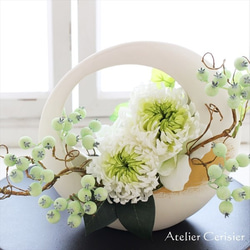 大輪菊の仏花（新 ミラージュ）お供え花 プリザーブドフラワー　ホワイト×グリーン 2枚目の画像