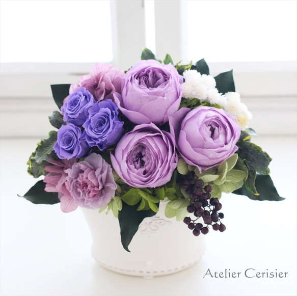 美品■花形■フラワー■ステンドグラス■サイドテーブル■紫■パープル■クラシック■ ステンドグラス花模様のランプ（4フラワー） (LP-09)＜シェイド