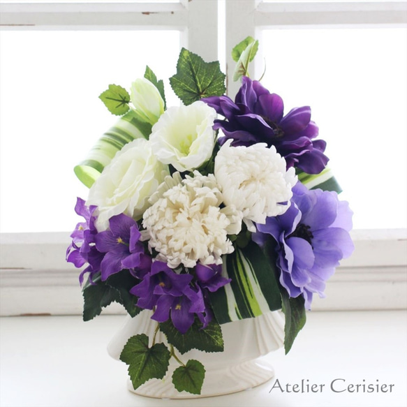 白菊とアネモネと桔梗の仏花 Mサイズ（白×紫）お供え花 プリザーブドフラワー#5 1枚目の画像