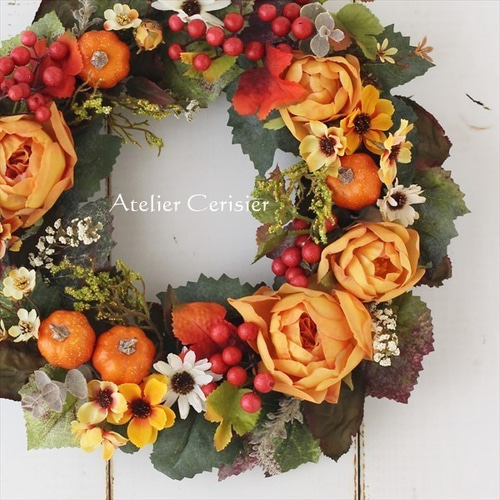 No95 優しいお姉さんカラー⸜❤︎⸝‍木の実とマカロンのフラワーリース♪♪ 秋色リース 実りのリース＜アーティフィシャルフラワー＞カボチャ