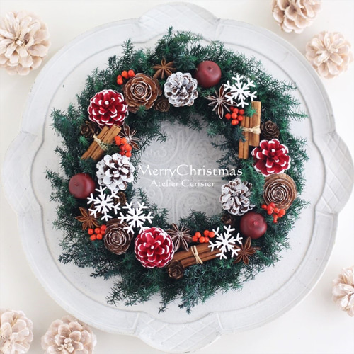 木の実たっぷり クリスマスリース＜松ぼっくり・シナモン
