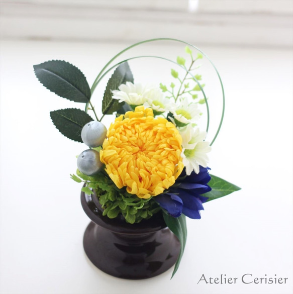 大輪菊の仏花Ｓサイズ（黄色菊）お供え花 プリザーブドフラワー 1枚目の画像
