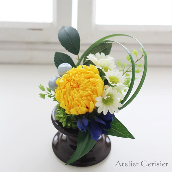大輪菊の仏花Ｓサイズ（黄色菊）お供え花 プリザーブドフラワー 2枚目の画像