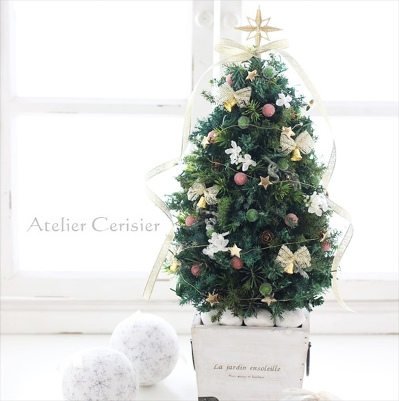 【Creema限定】プリザーブドのクリスマスツリー＜Ｍサイズ＞ピンク 2枚目の画像