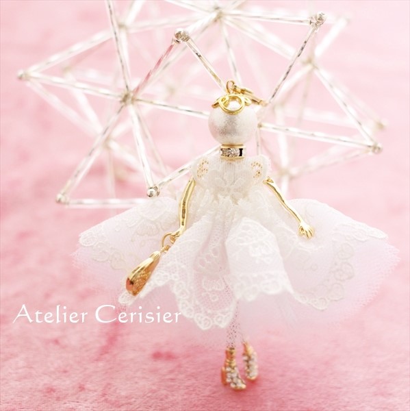 ☆ドールアクセサリー ホワイトレース ロマンティックチュチュ＜ダンテル＞バッグチャーム