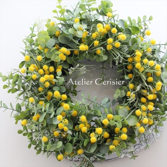 ミモザ リース＜アーティフィシャルフラワー＞ミモザ＆ユーカリ 30センチ 1枚目の画像