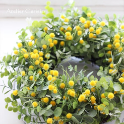 ミモザ リース＜アーティフィシャルフラワー＞ミモザ＆ユーカリ 30センチ 3枚目の画像