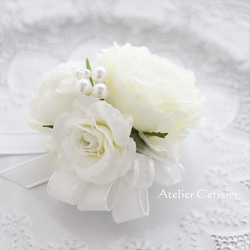 ホワイト ローズ パール付 コサージュ （ホワイトリボン）＃54　アートフラワー 2枚目の画像