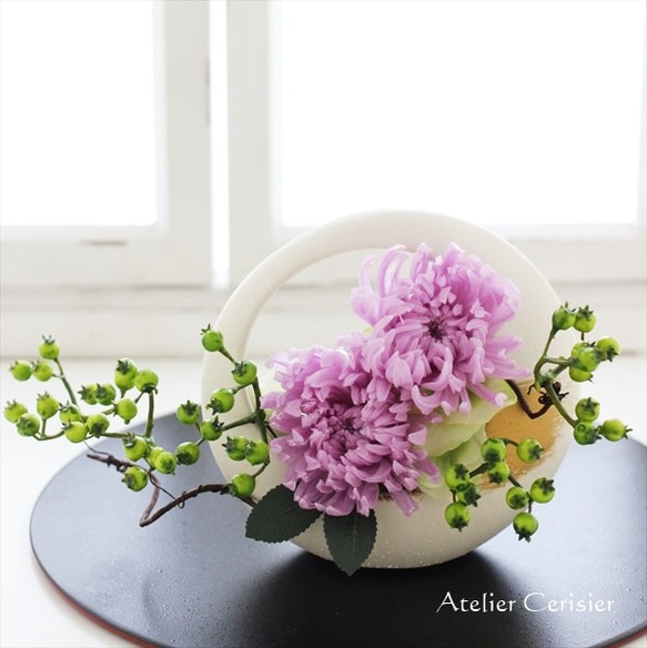 輪菊の仏花＜あけぼの Sサイズ＞薄紫色 お供え花 プリザーブドフラワー 1枚目の画像