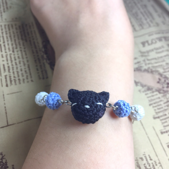 [蕾絲鉤織手鍊] 銀藍小黑貓 第2張的照片