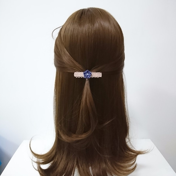 マツミ透かし彫り：ブルーコットンレースの花のヘアピン16KGP Tsumami細工：ブルーフラワーレースBarette 4枚目の画像