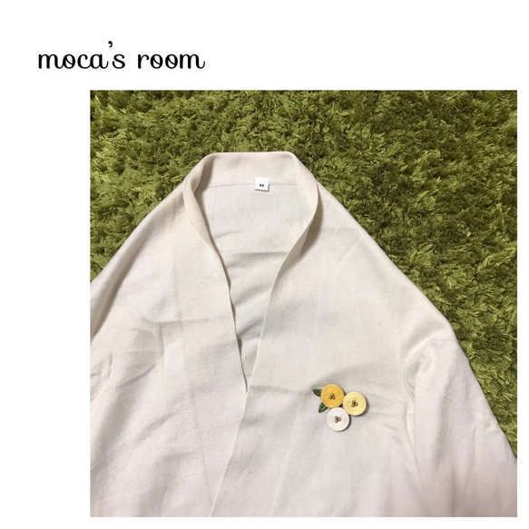 ３つのお花のブローチ yellow mix  軽い　ギフト　卒業式　入学式 3枚目の画像