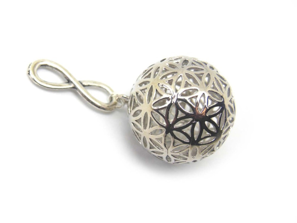 フラワーオブライフ 球状（籠目）・メビウスの輪　ヘンプ ネックレス（銀色）（生命の花/神聖幾何学） 3枚目の画像