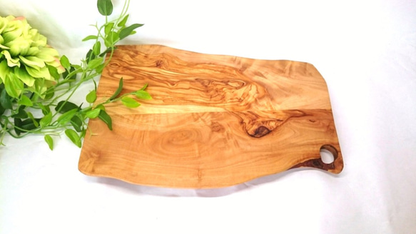 オリーブの木　カッティングボード　~Leccino~　２ 1枚目の画像