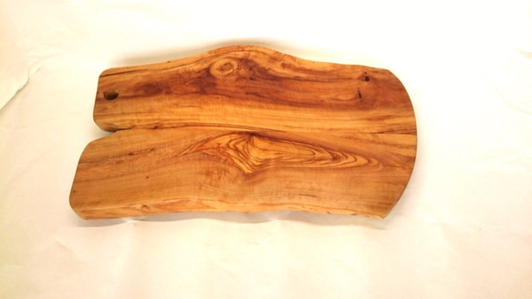 オリーブの木　カッティングボード　~Leccino~　２ 4枚目の画像