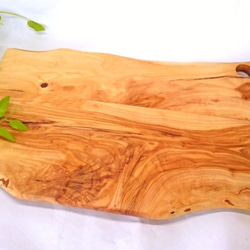 オリーブの木　カッティングボード　~Leccino~　3 1枚目の画像