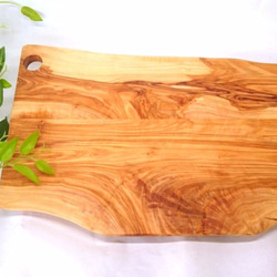 オリーブの木　カッティングボード　~Leccino~　3 2枚目の画像