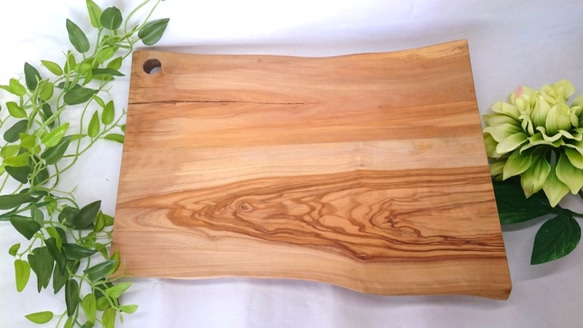 オリーブの木　カッティングボード　～Leccino～ ９ 2枚目の画像