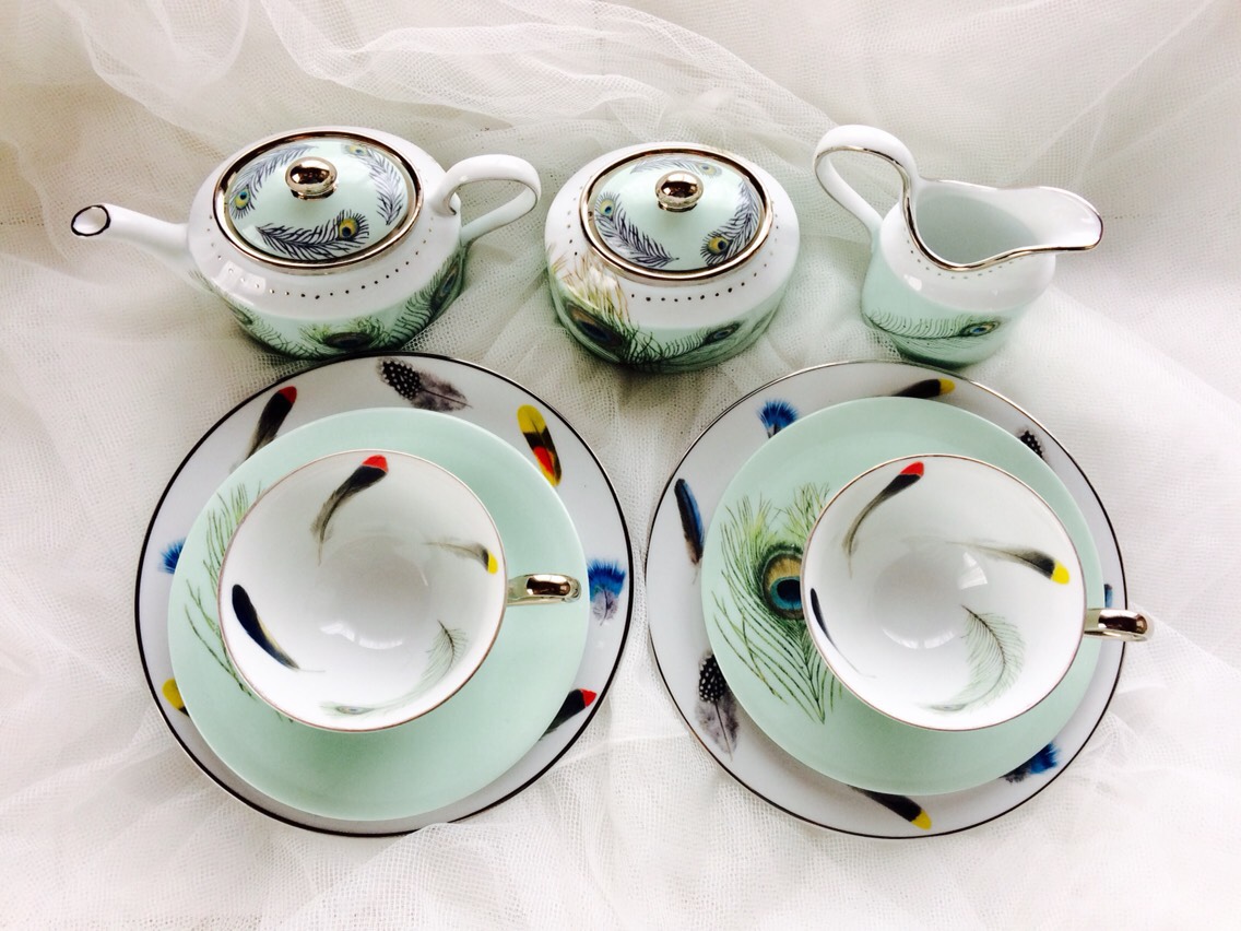 孔雀羽と爽やかグリーンのティーセット