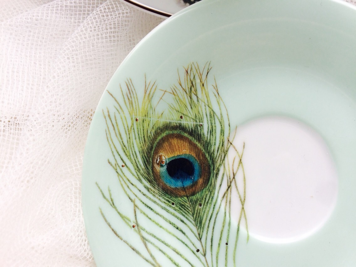 孔雀羽と爽やかグリーンのティーセット