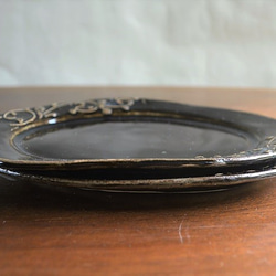 炭化シラス黒・唐草紋 楕円リム小皿（オーバルプレート）取り皿 4枚目の画像