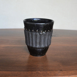 窯変虹彩黒  真鍮ポッチ フリーカップ(酒器)・中 1枚目の画像