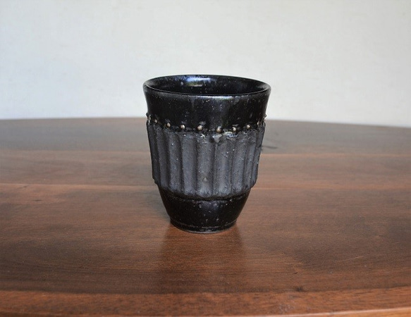 窯変虹彩黒  真鍮ポッチ フリーカップ(酒器)・中 1枚目の画像