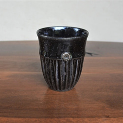 窯変虹彩黒　アンモナイト紋しのぎカップ(小)酒器 1枚目の画像