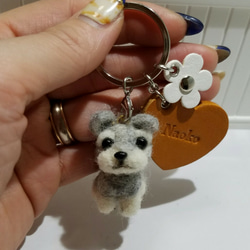 ★羊毛フェルトオーダー愛犬ネーム入りヌメ革キーホルダー★ハンドメイド★あみぐるみ.バレンタイン.誕生日メモリアルなど 3枚目の画像