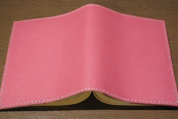 ブックカバー　文庫本サイズ　姫路レザー　ピンク 3枚目の画像